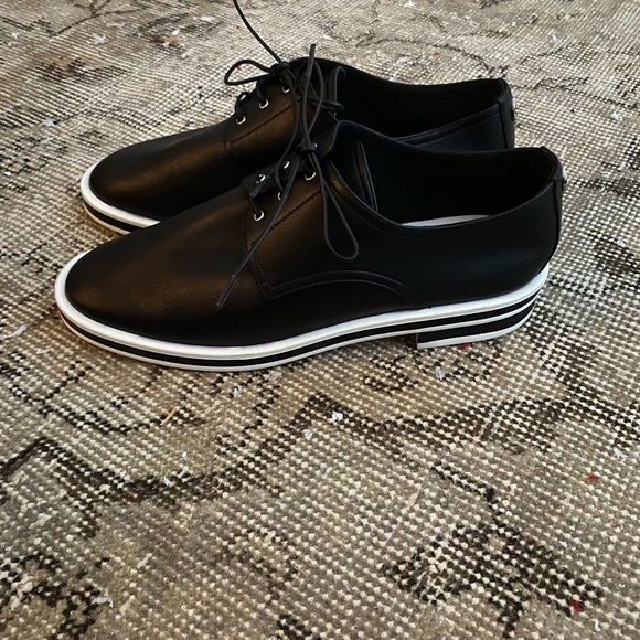 Giorgio Armani Leather Oxfords - Picture 1 of 8